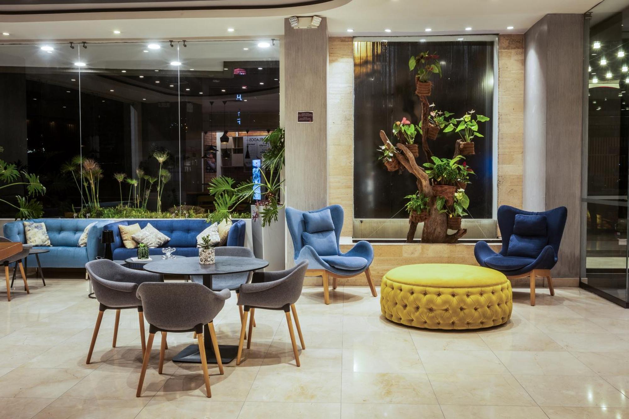 Отель Ibis Кито Экстерьер фото