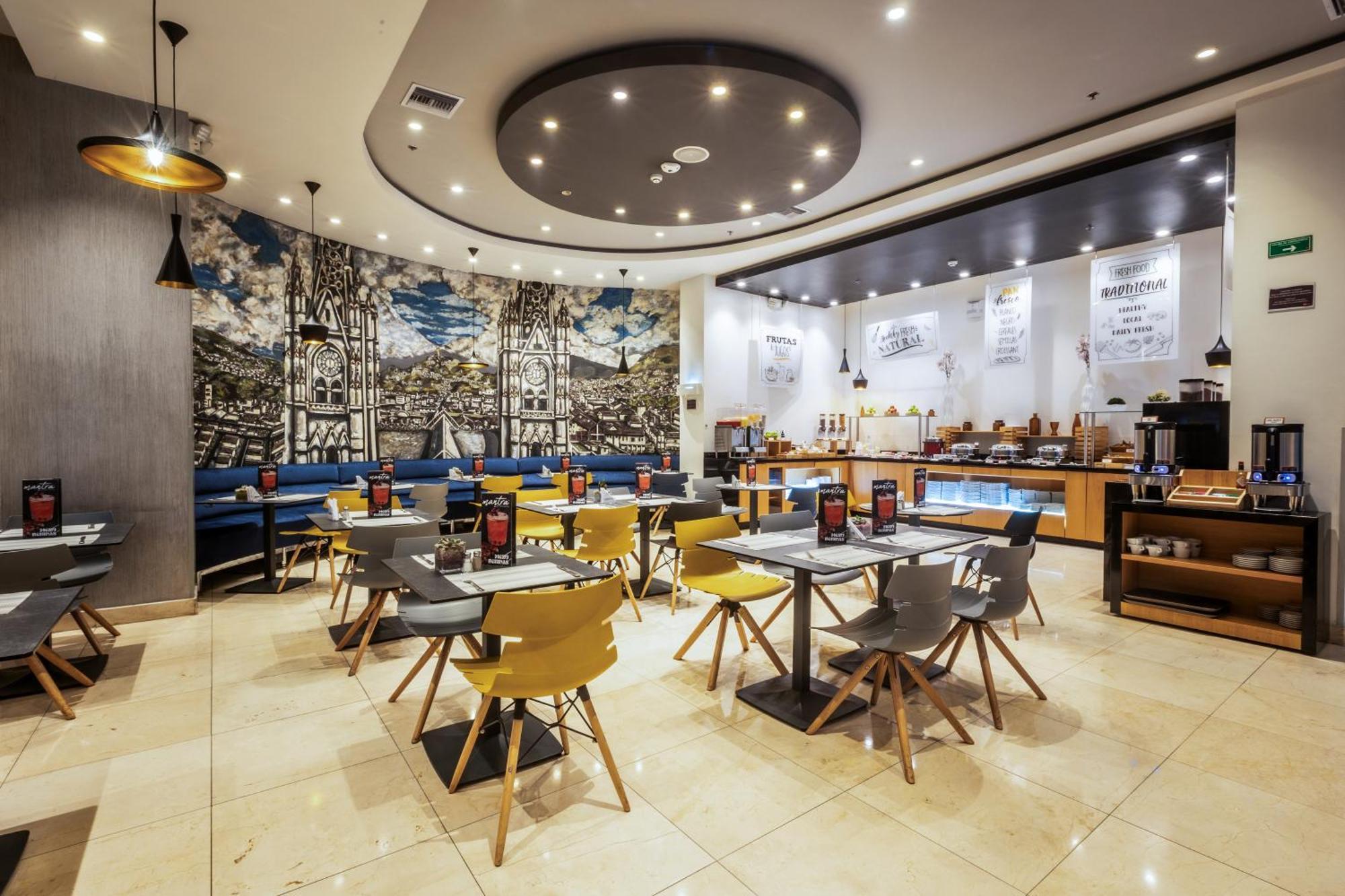 Отель Ibis Кито Экстерьер фото