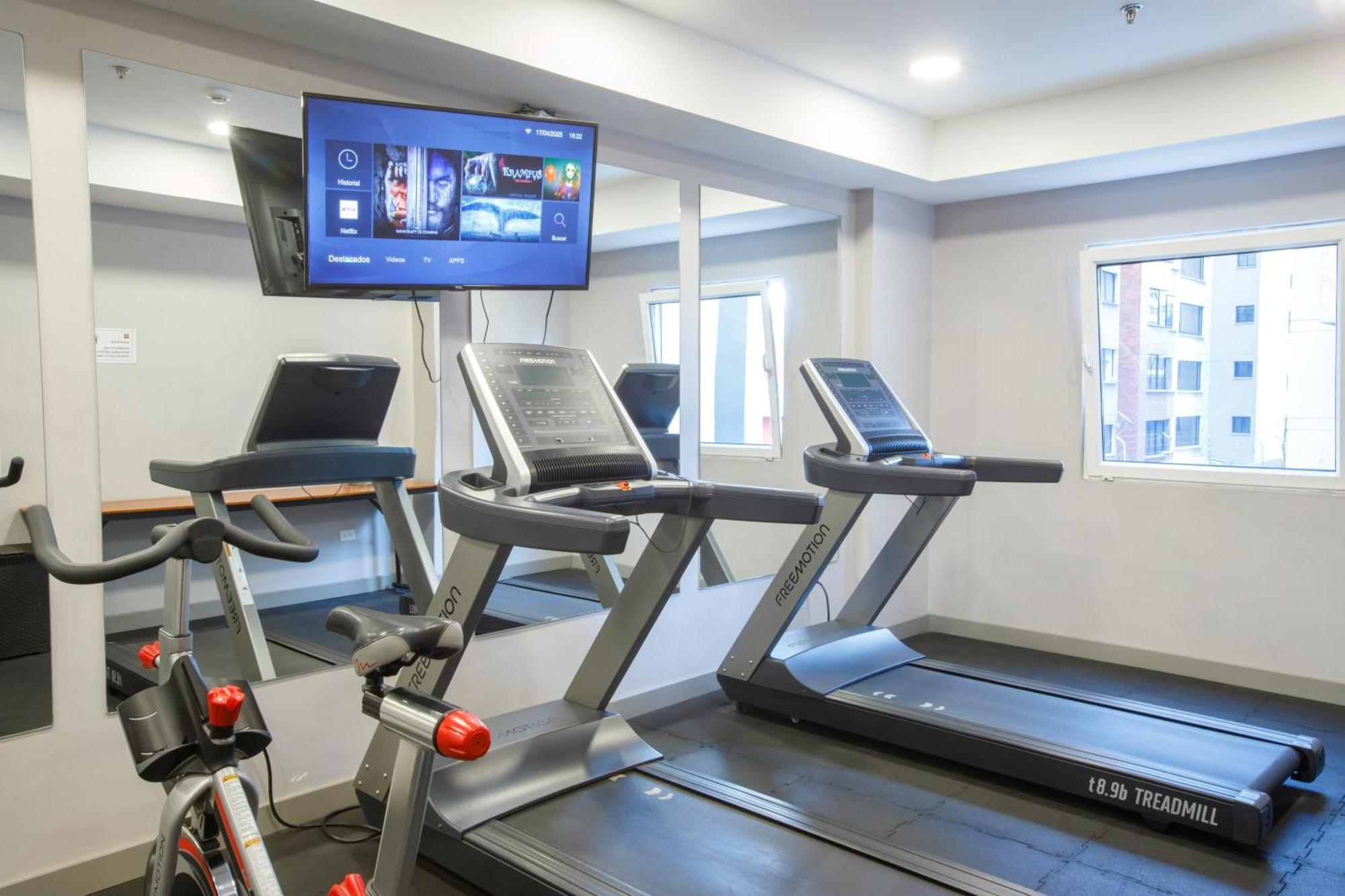 Отель Ibis Кито Экстерьер фото