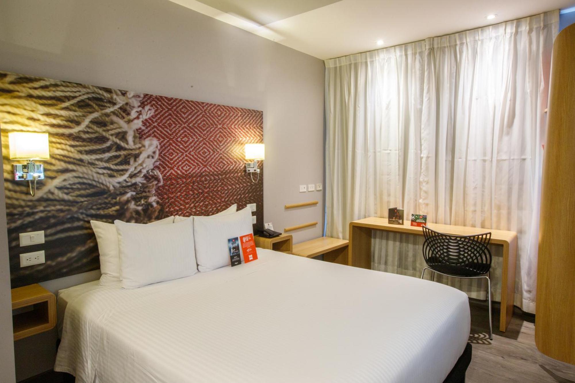 Отель Ibis Кито Экстерьер фото