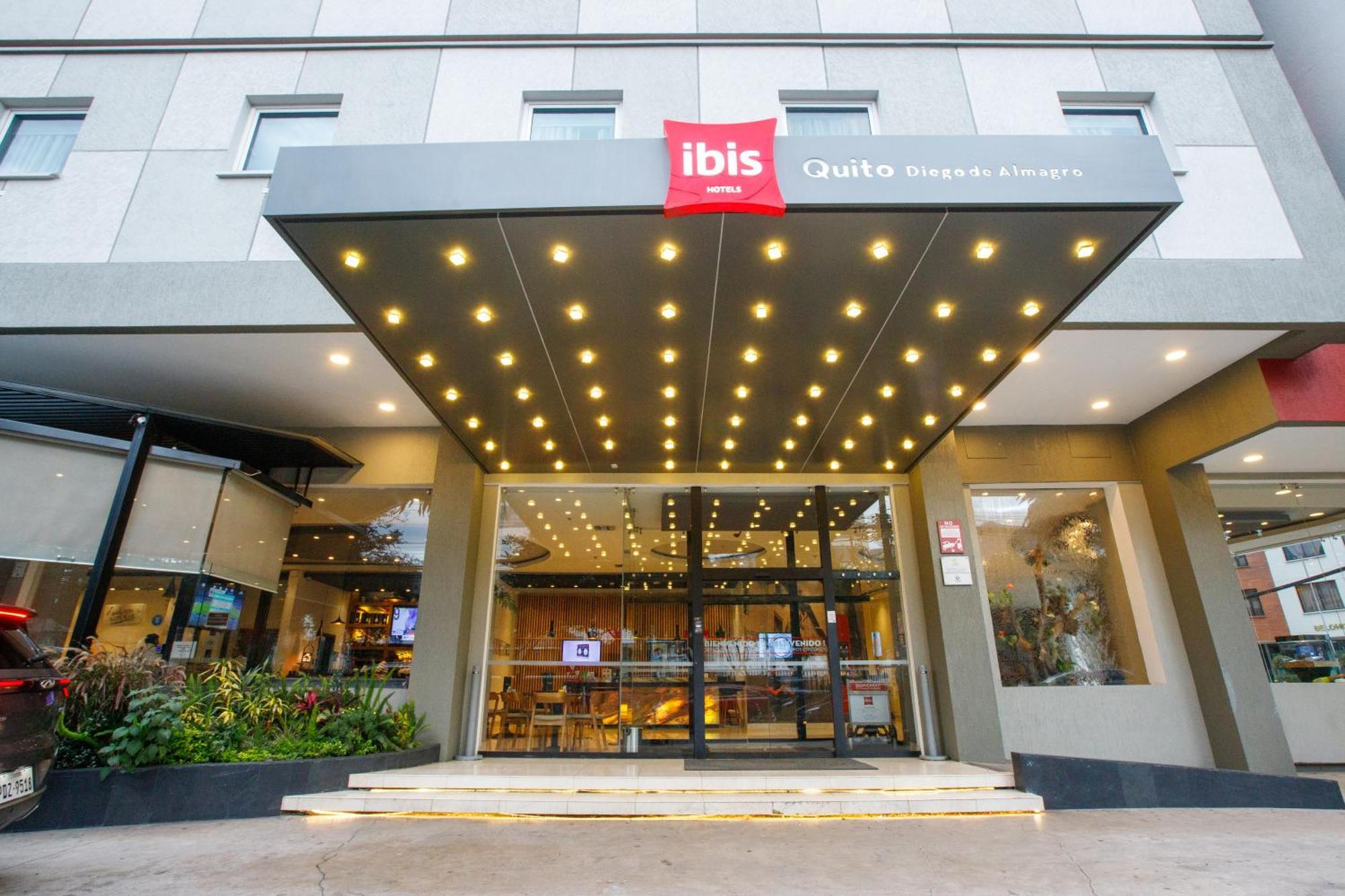 Отель Ibis Кито Экстерьер фото