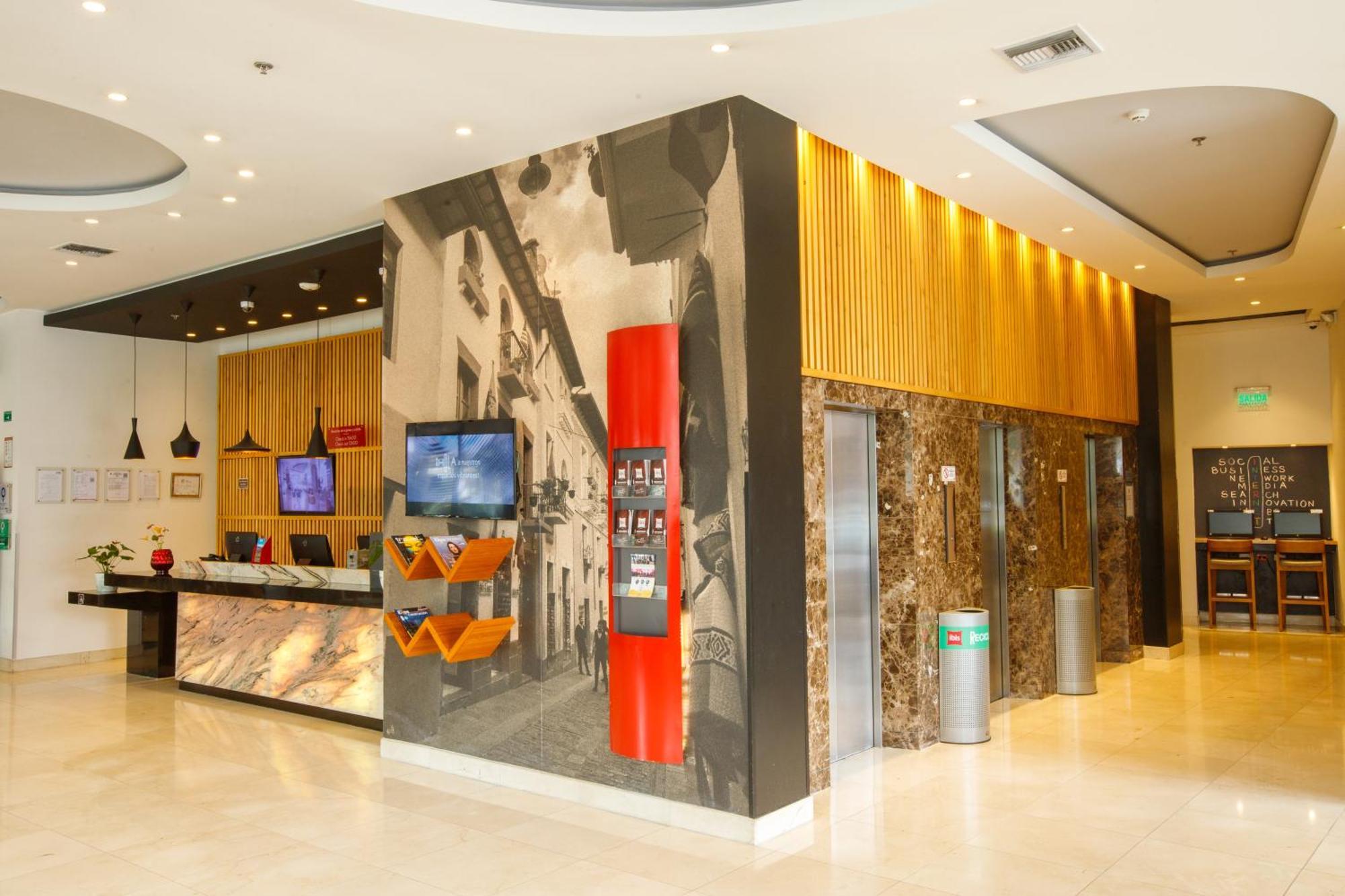Отель Ibis Кито Экстерьер фото