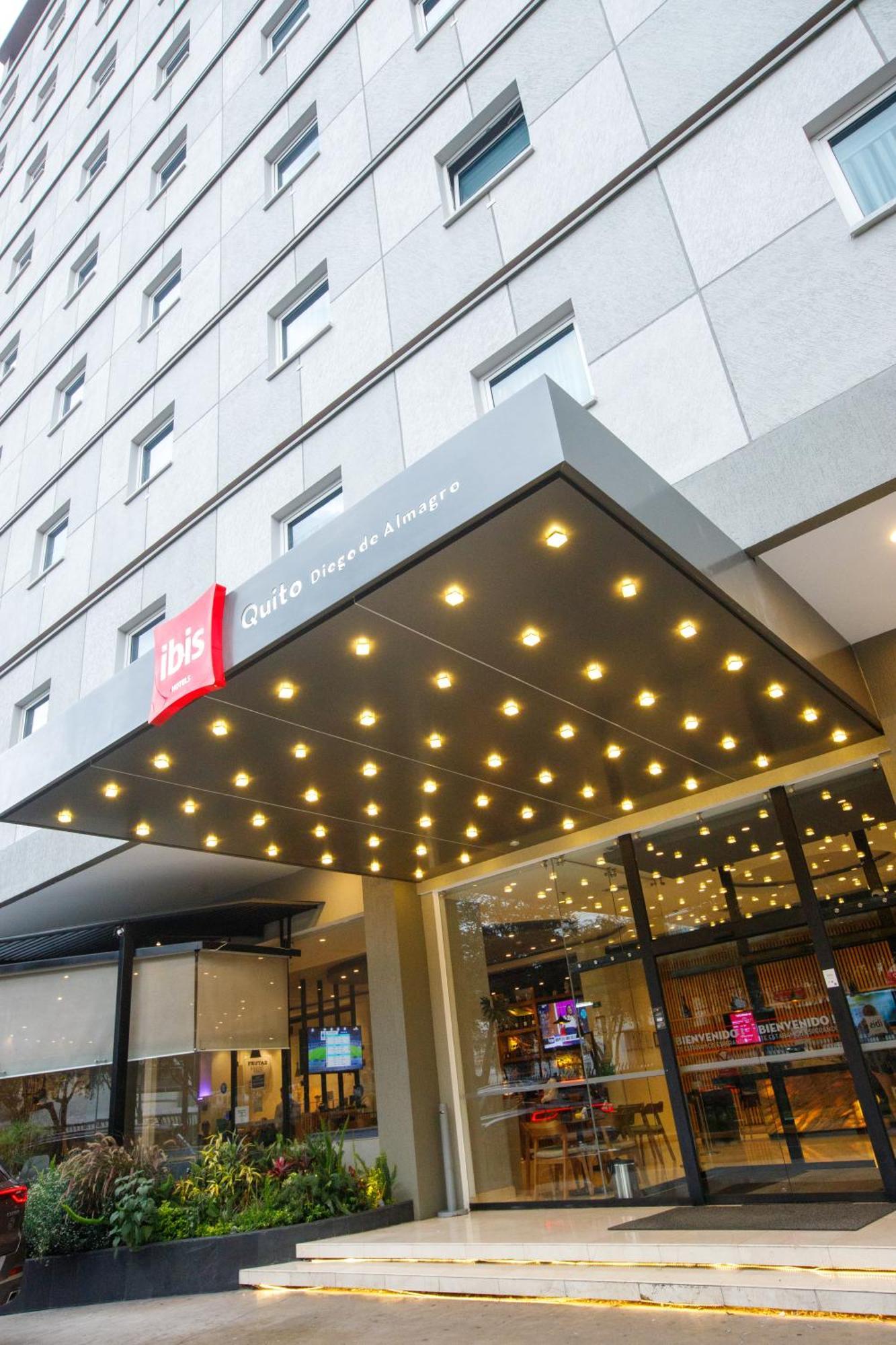 Отель Ibis Кито Экстерьер фото