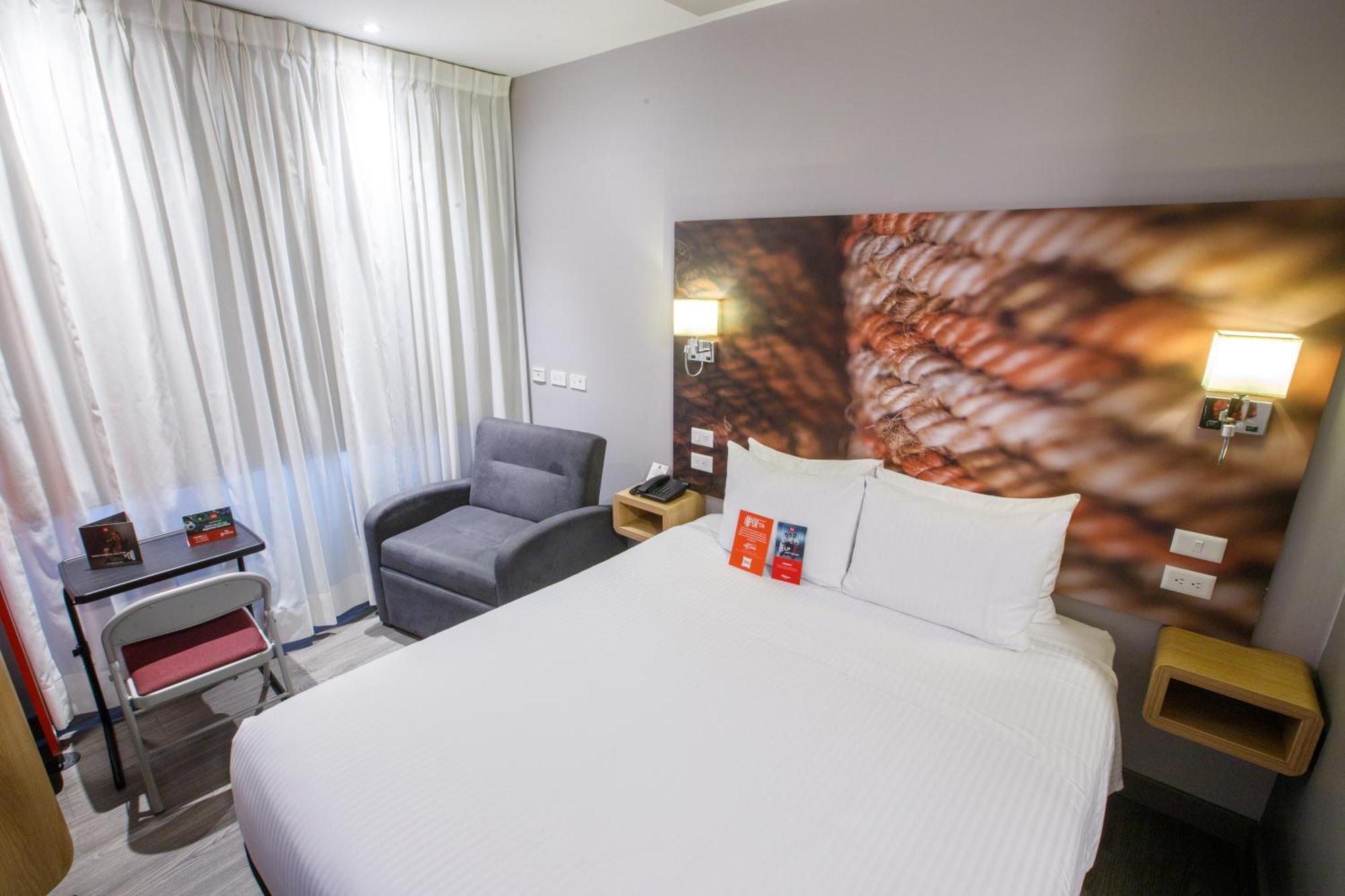 Отель Ibis Кито Экстерьер фото