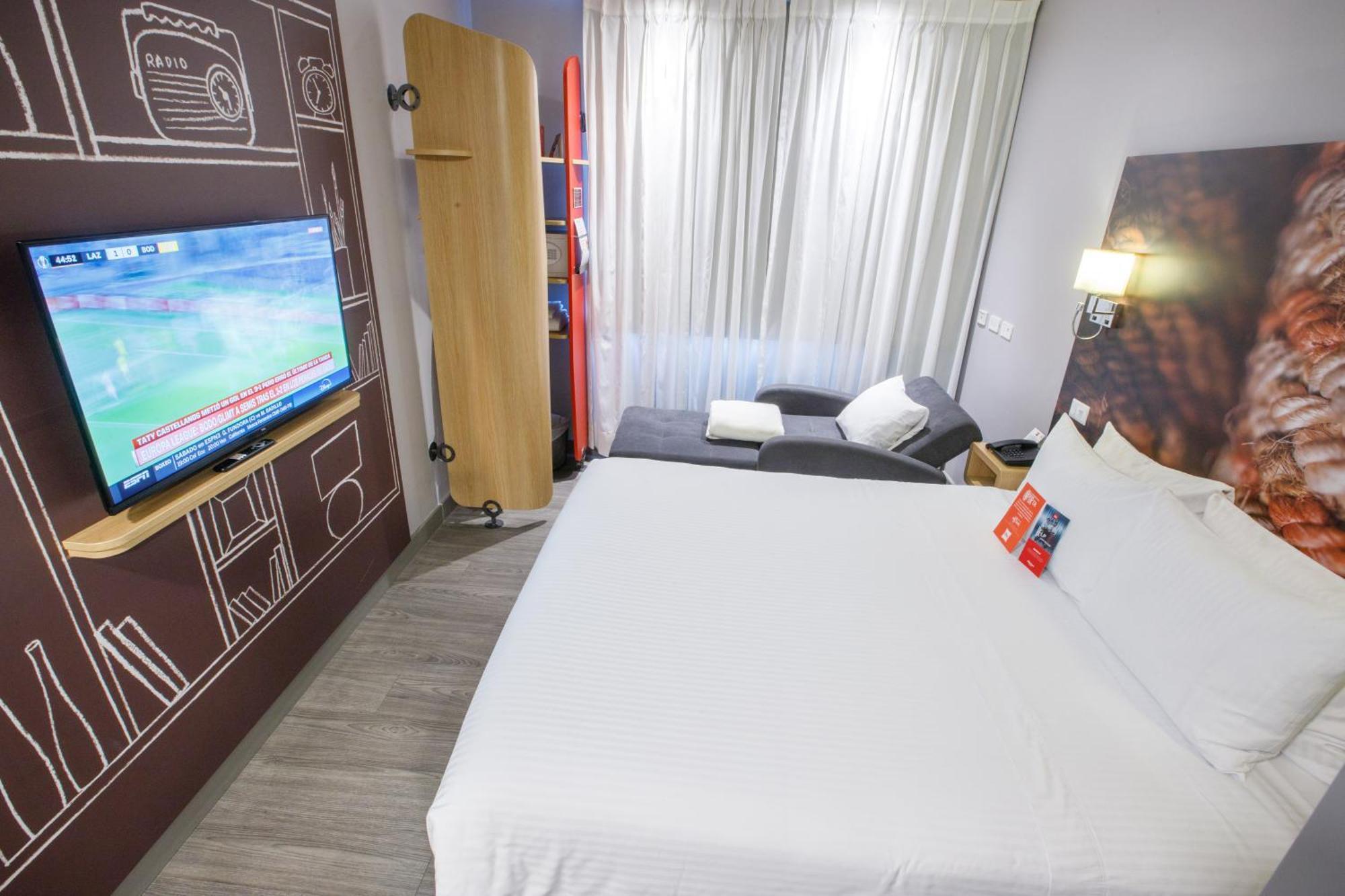 Отель Ibis Кито Экстерьер фото