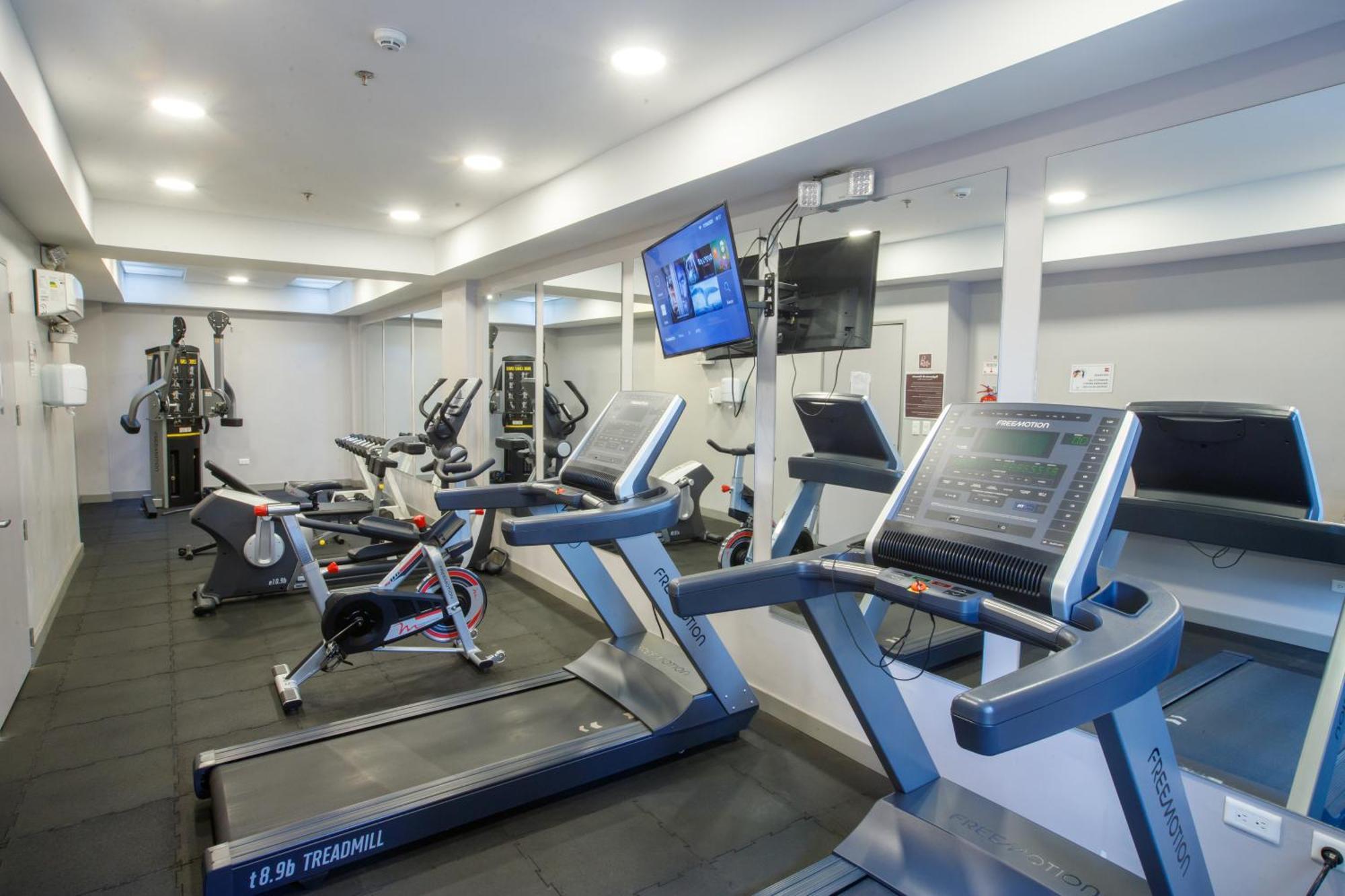 Отель Ibis Кито Экстерьер фото