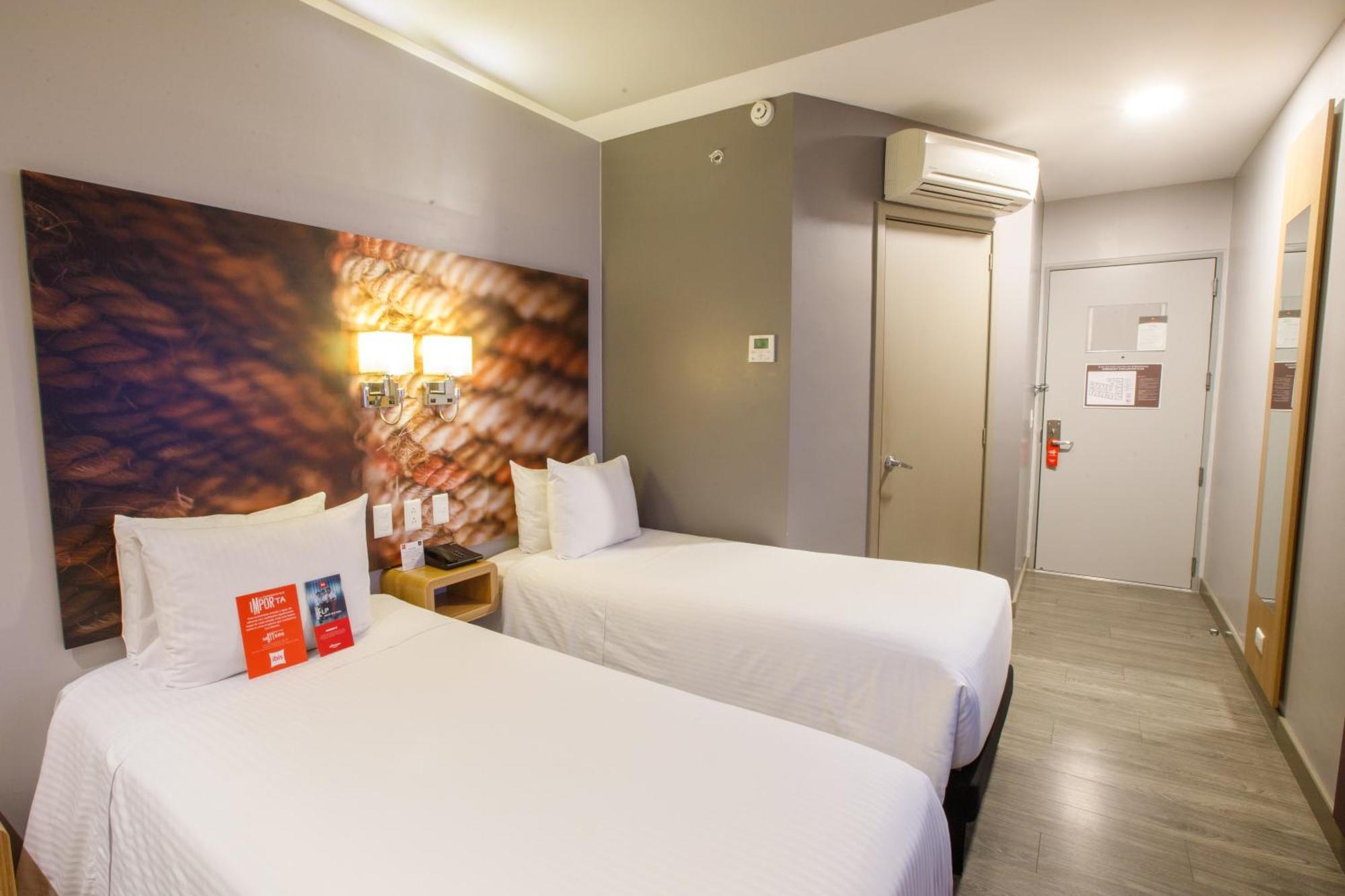 Отель Ibis Кито Экстерьер фото